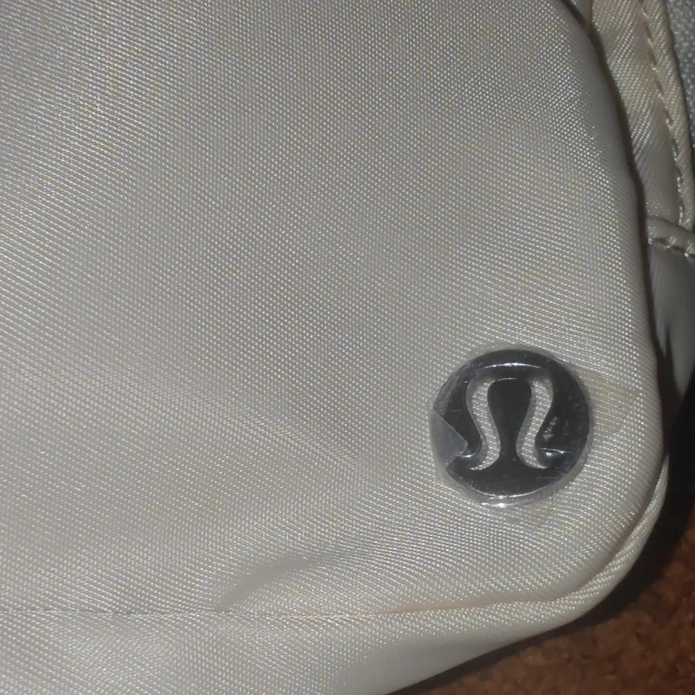 Fashion rep Lululemon belt bag nwt - Picture 9 of 9